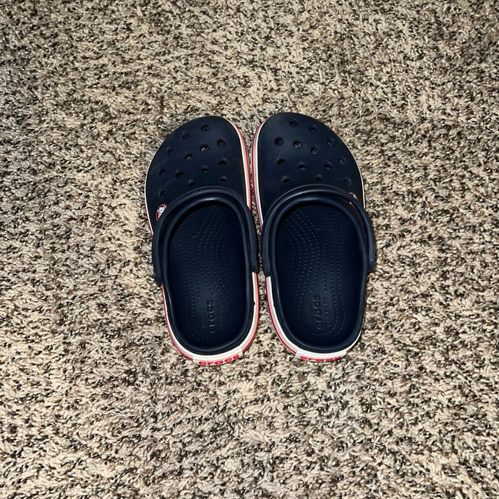Boys crocs